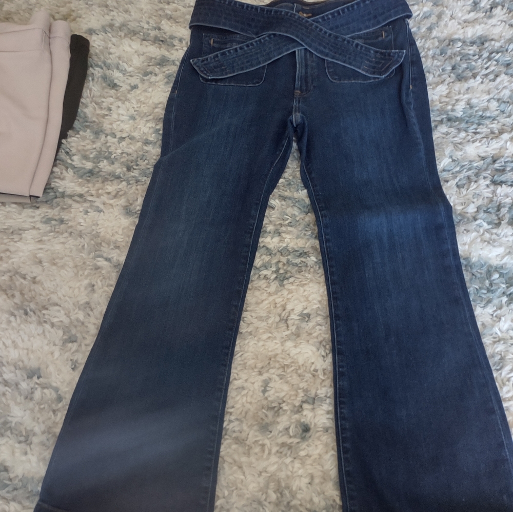 Boot cut jeans with belt